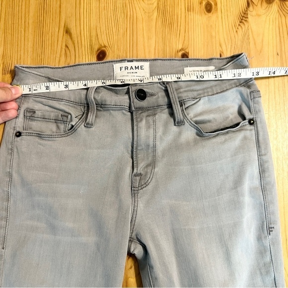 Frame Le Skinny de Jeanne Gray Distressed Hem Maralago Wash Mid Rise Size 27 - Picture 11 of 13
